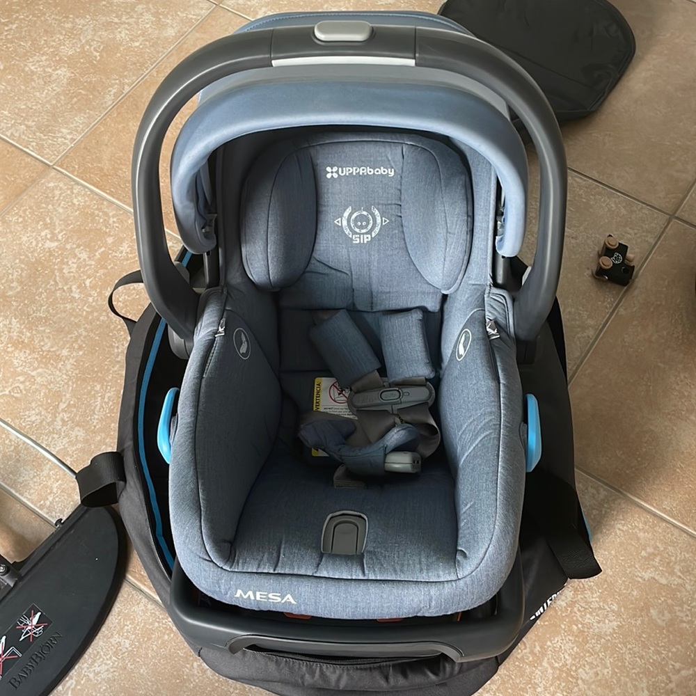 Uppababy mesa car seat with base 2019
